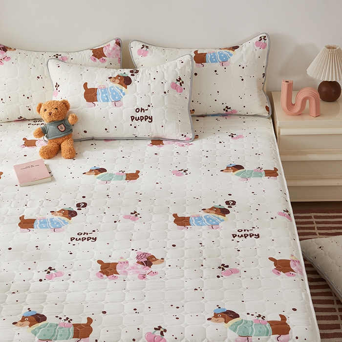 91家纺网 家纺一手货源 找家纺 舒居家纺 2026春夏新款夹棉防水印花单床笠 床笠单件 靠谱小狗