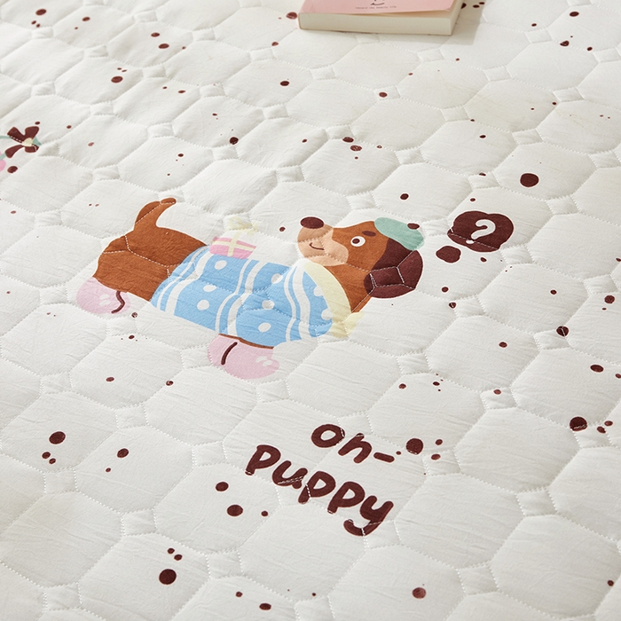 91家纺网 家纺一手货源 找家纺 舒居家纺 2026春夏新款夹棉防水印花单床笠 床笠单件 靠谱小狗