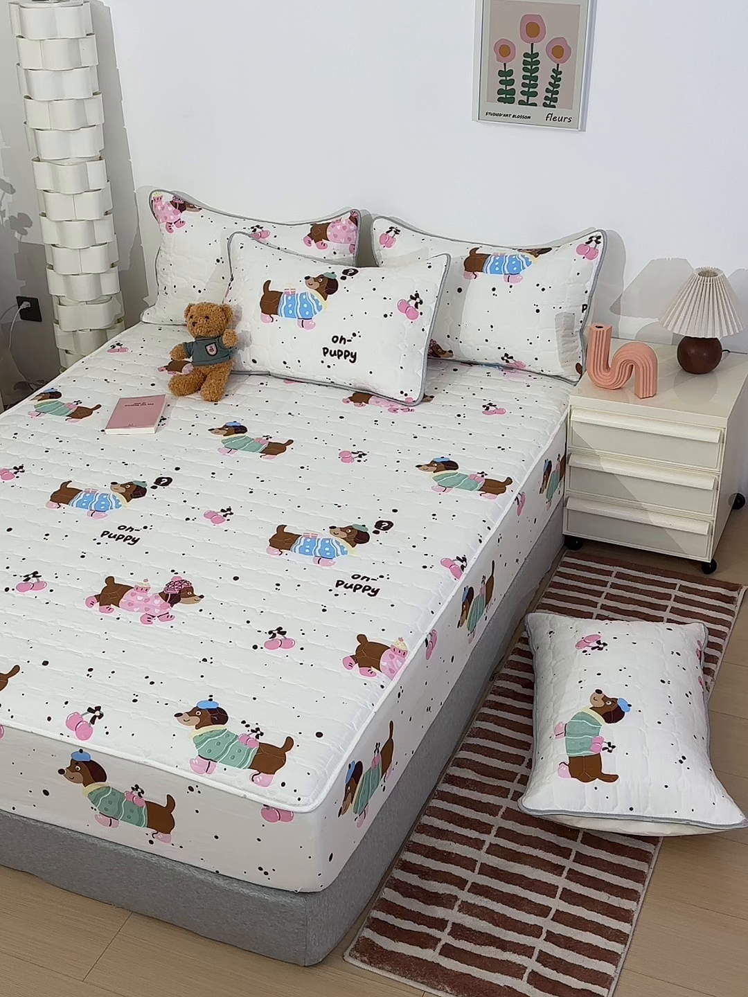 91家纺网 家纺一手货源 找家纺 舒居家纺 2026春夏新款夹棉防水印花单床笠 床笠单件 靠谱小狗