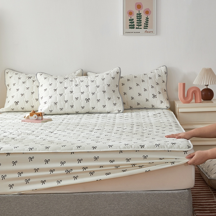 91家纺网 家纺一手货源 找家纺 舒居家纺 2026春夏新款夹棉防水印花单床笠 床笠单件 慢生活
