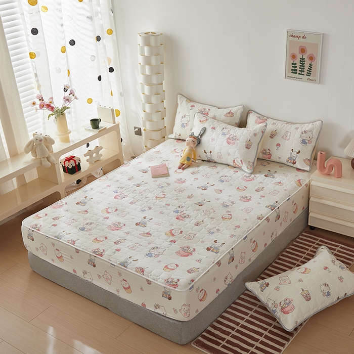 91家纺网 家纺一手货源 找家纺 舒居家纺 2026春夏新款夹棉防水印花单床笠 床笠单件 奶猫