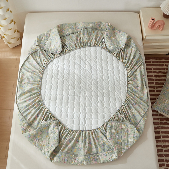 91家纺网 家纺一手货源 找家纺 舒居家纺 2026春夏新款夹棉防水印花单床笠 床笠单件 丝带飞飞兔