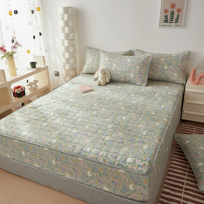 91家纺网 家纺一手货源 找家纺 舒居家纺 2026春夏新款夹棉防水印花单床笠 床笠单件 丝带飞飞兔