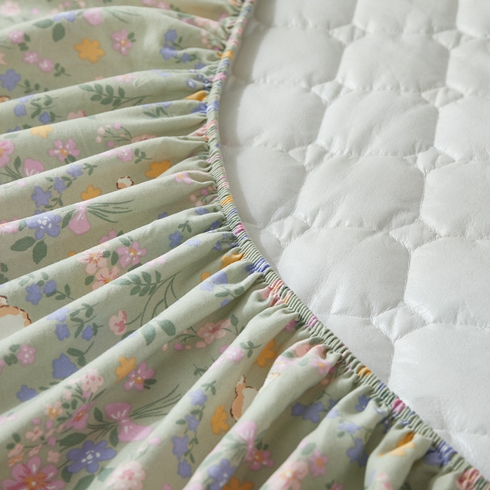 91家纺网 家纺一手货源 找家纺 舒居家纺 2026春夏新款夹棉防水印花单床笠 床笠单件 丝带飞飞兔