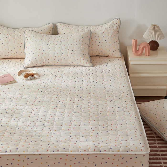 91家纺网 家纺一手货源 找家纺 舒居家纺 2026春夏新款夹棉防水印花单床笠 床笠单件 小波点