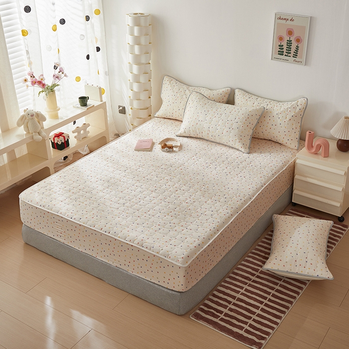 91家纺网 家纺一手货源 找家纺 舒居家纺 2026春夏新款夹棉防水印花单床笠 床笠单件 小波点