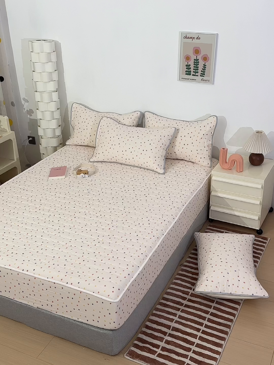 91家纺网 家纺一手货源 找家纺 舒居家纺 2026春夏新款夹棉防水印花单床笠 床笠单件 小波点