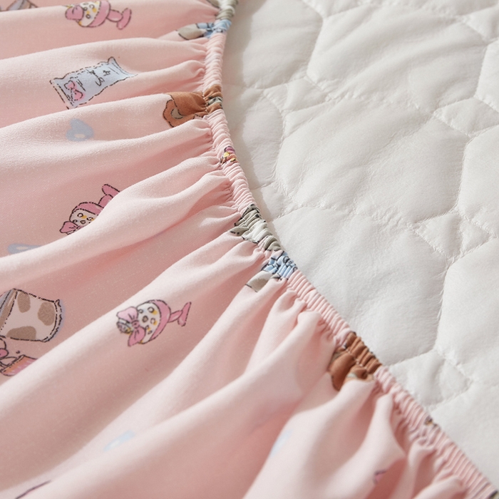 91家纺网 家纺一手货源 找家纺 舒居家纺 2026春夏新款夹棉防水印花单床笠 床笠单件 小猫线球