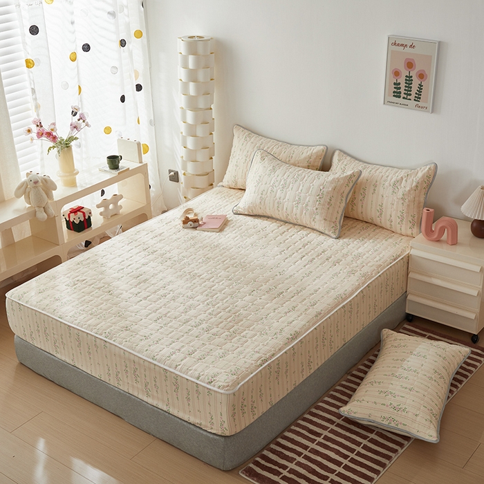 91家纺网 家纺一手货源 找家纺 舒居家纺 2026春夏新款夹棉防水印花单床笠 床笠单件 心跳回声