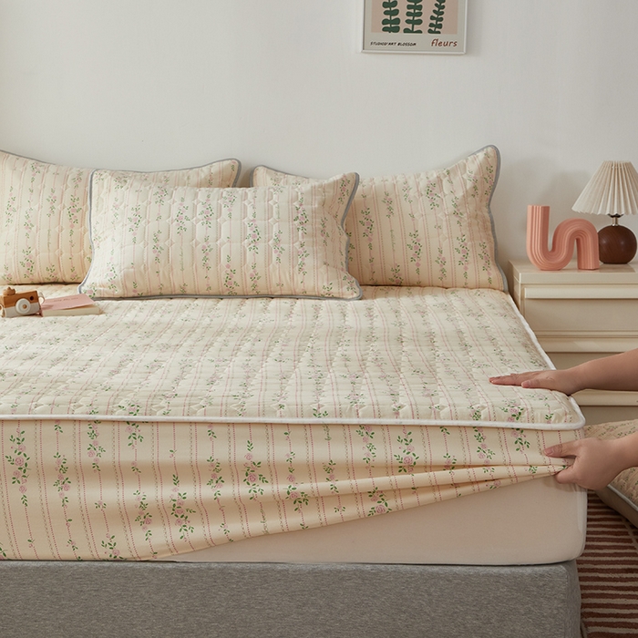 91家纺网 家纺一手货源 找家纺 舒居家纺 2026春夏新款夹棉防水印花单床笠 床笠单件 心跳回声