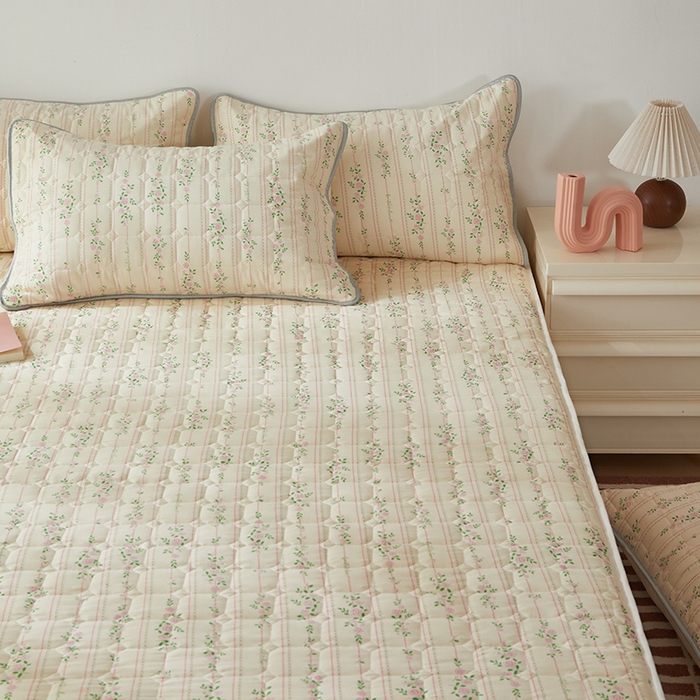 91家纺网 家纺一手货源 找家纺 舒居家纺 2026春夏新款夹棉防水印花单床笠 床笠单件 心跳回声