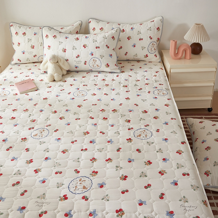 91家纺网 家纺一手货源 找家纺 舒居家纺 2026春夏新款夹棉防水印花单床笠 床笠单件 圆镜兔