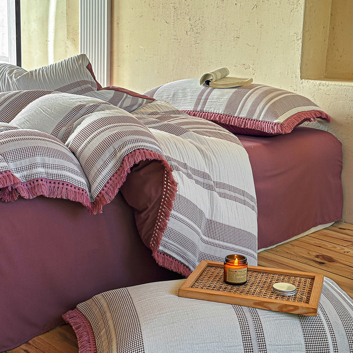 91家纺网 家纺一手货源 找家纺 缘生活 2026新款色织提花双层纱华夫格流苏四件套 双工艺流苏-豆沙红