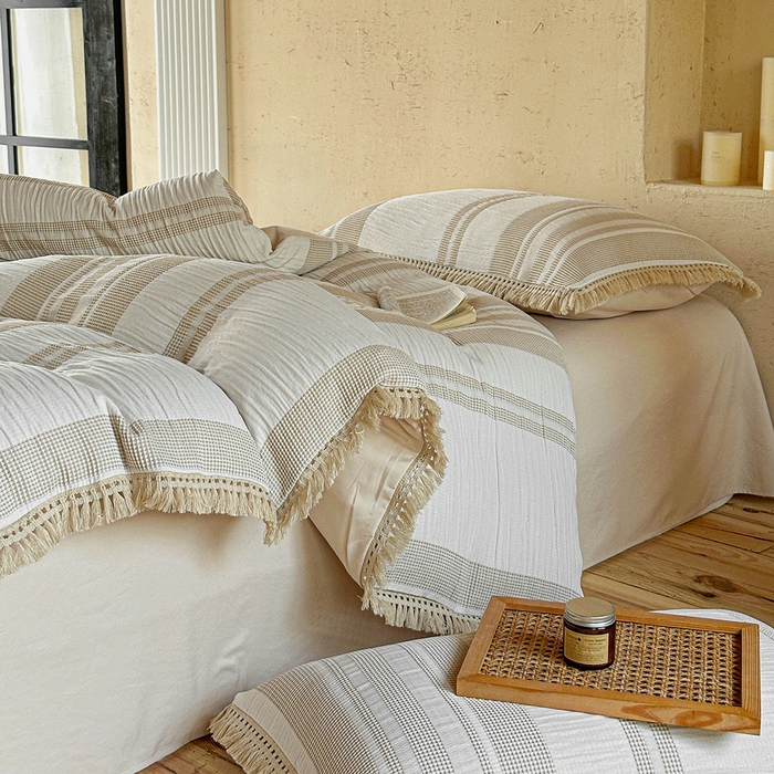 91家纺网 家纺一手货源 找家纺 缘生活 2026新款色织提花双层纱华夫格流苏四件套 双工艺流苏-卡其色