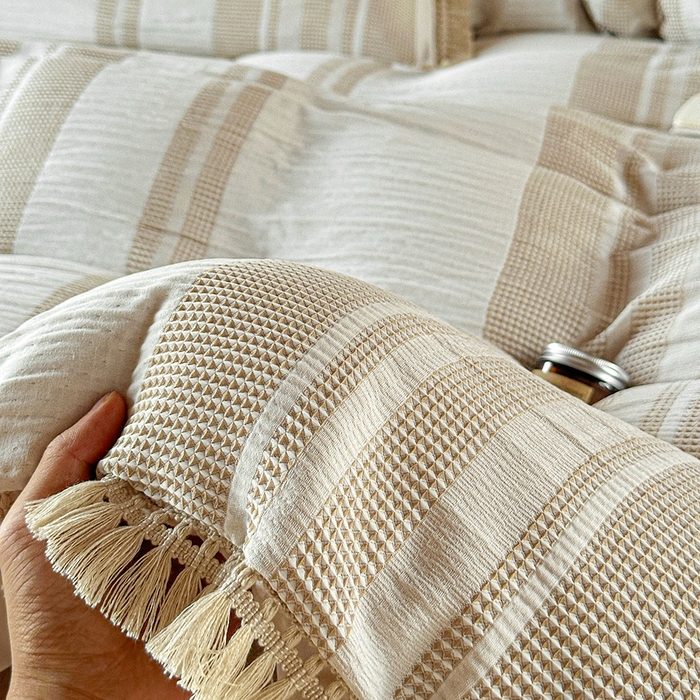 91家纺网 家纺一手货源 找家纺 缘生活 2026新款色织提花双层纱华夫格流苏四件套 双工艺流苏-卡其色