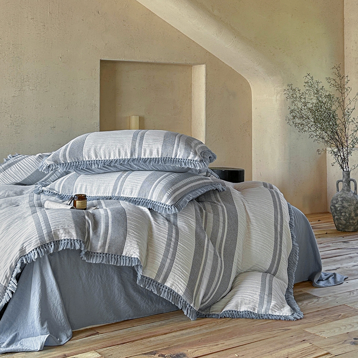 91家纺网 家纺一手货源 找家纺 缘生活 2026新款色织提花双层纱华夫格流苏四件套 双工艺流苏-青蓝色