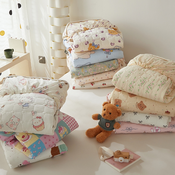 91家纺网 家纺一手货源 找家纺 舒居家纺 2026春夏新款夹棉防水印花单床笠 床笠单件 组合图仅供展示不可下单