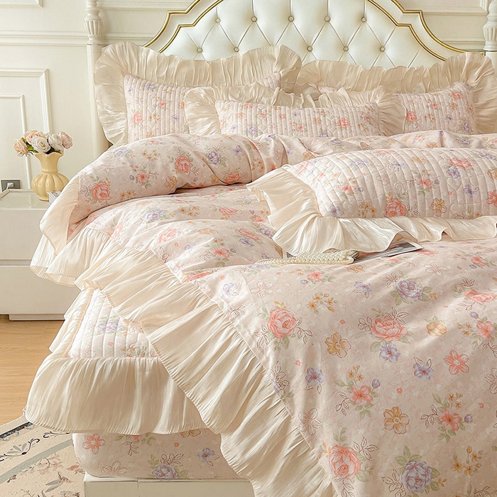 91家纺网 家纺一手货源 找家纺 宜凡家纺 2026新款全棉夹棉公主风床笠三件套 寻觅花季