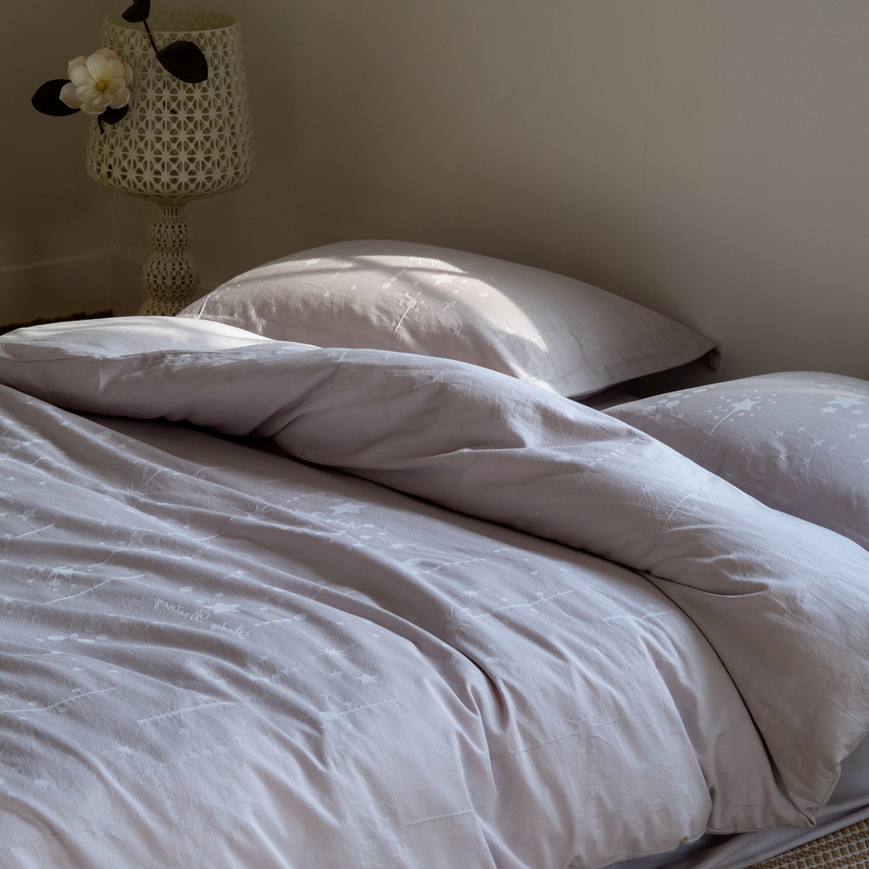 91家纺网 家纺一手货源 找家纺 8小时家纺 2026新款60支水洗浮雕立体提花四件套 流星紫