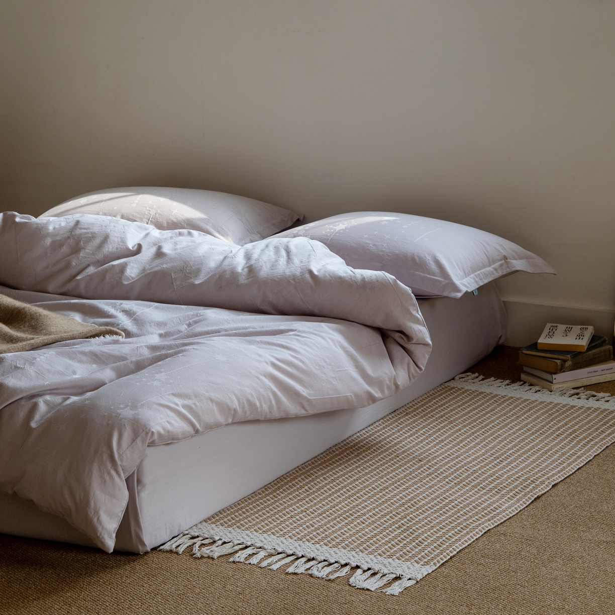 91家纺网 家纺一手货源 找家纺 8小时家纺 2026新款60支水洗浮雕立体提花四件套 流星紫