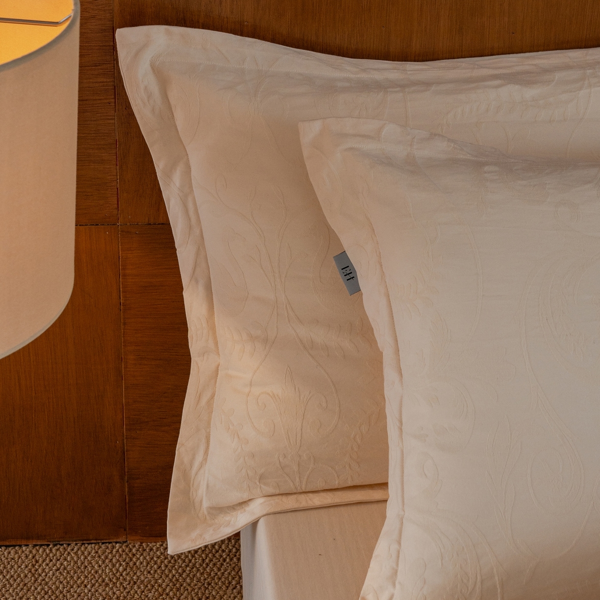 91家纺网 家纺一手货源 找家纺 8小时家纺 2026新款60支水洗浮雕立体提花四件套 浮生白