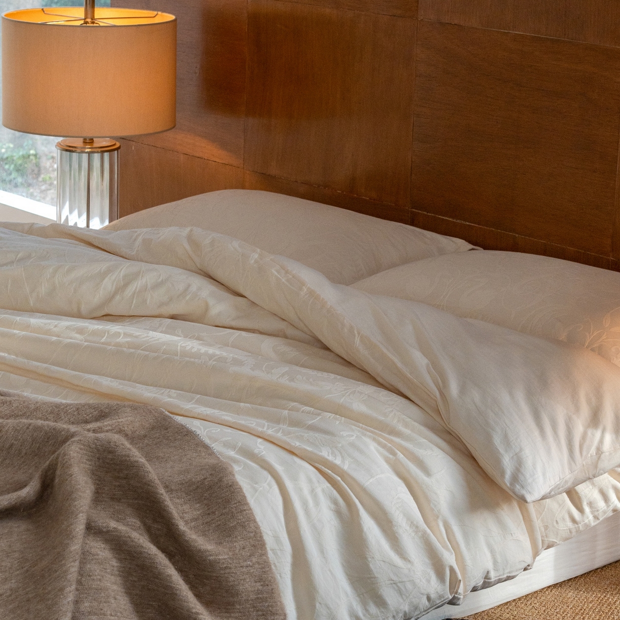 91家纺网 家纺一手货源 找家纺 8小时家纺 2026新款60支水洗浮雕立体提花四件套 浮生白