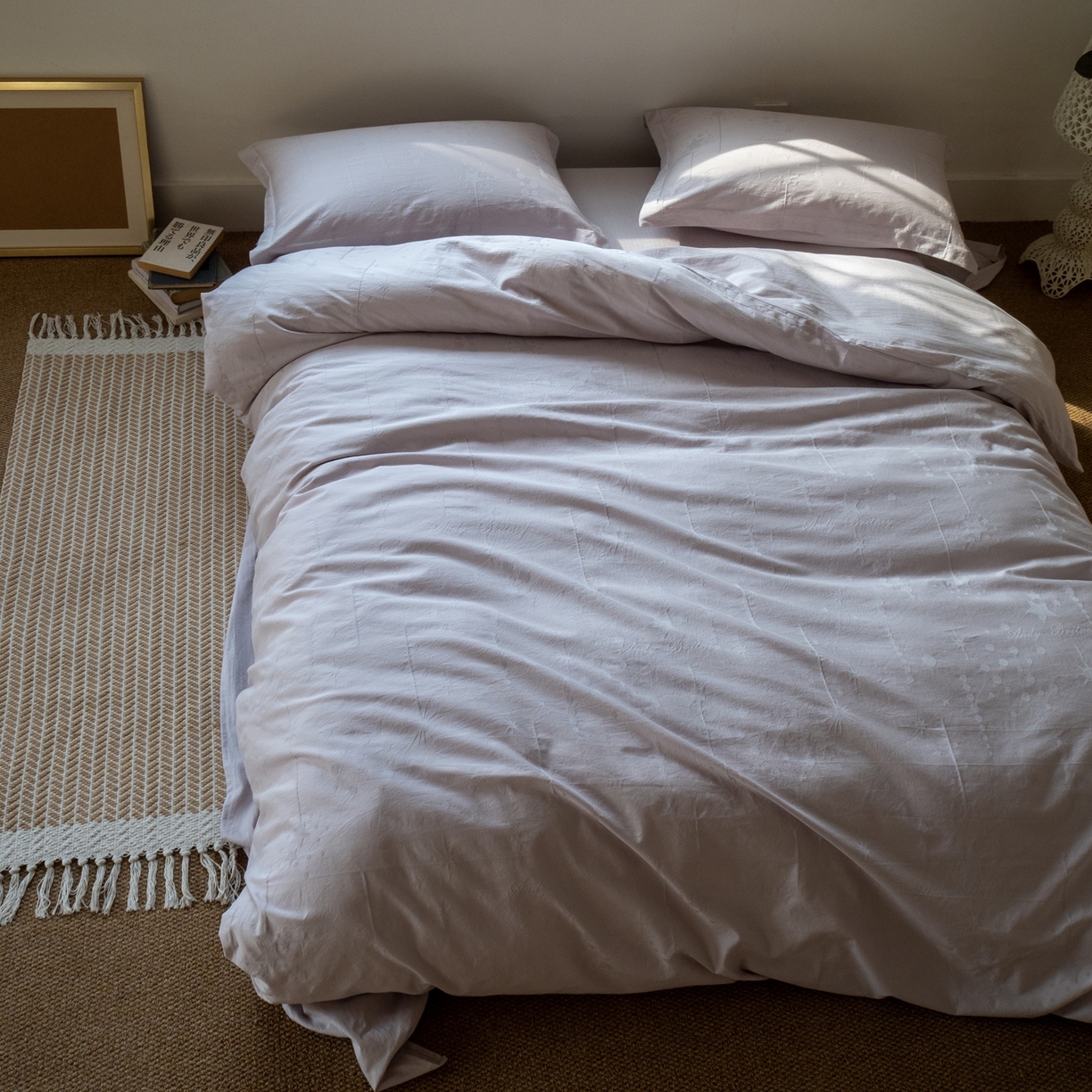 91家纺网 家纺一手货源 找家纺 8小时家纺 2026新款60支水洗浮雕立体提花四件套 流星紫