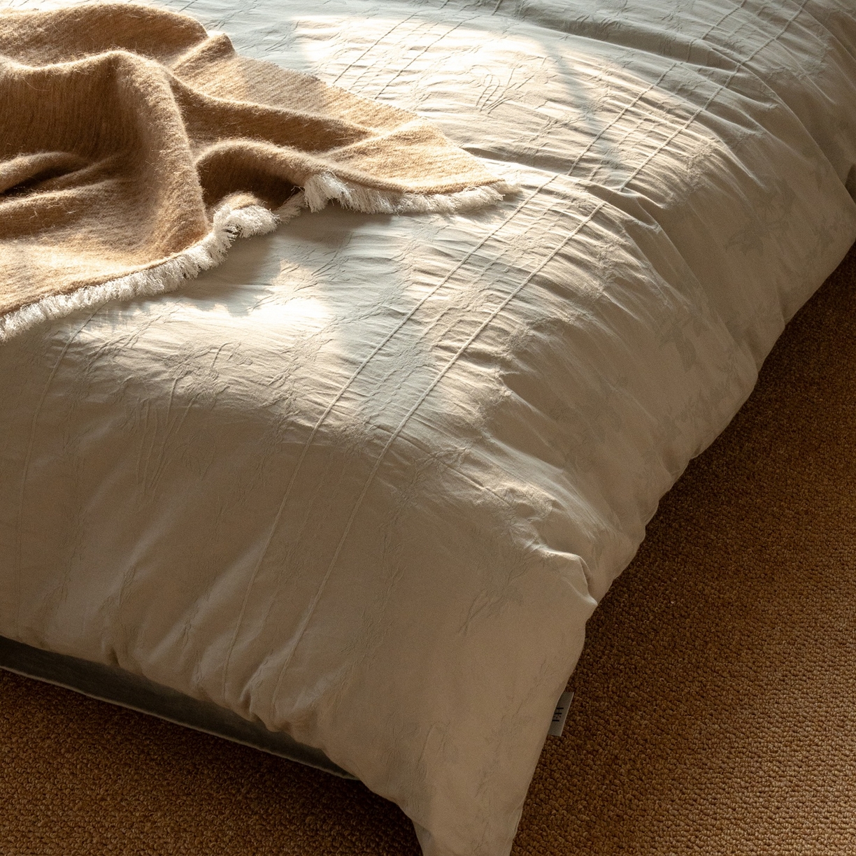 91家纺网 家纺一手货源 找家纺 8小时家纺 2026新款60支水洗浮雕立体提花四件套 暮落绿