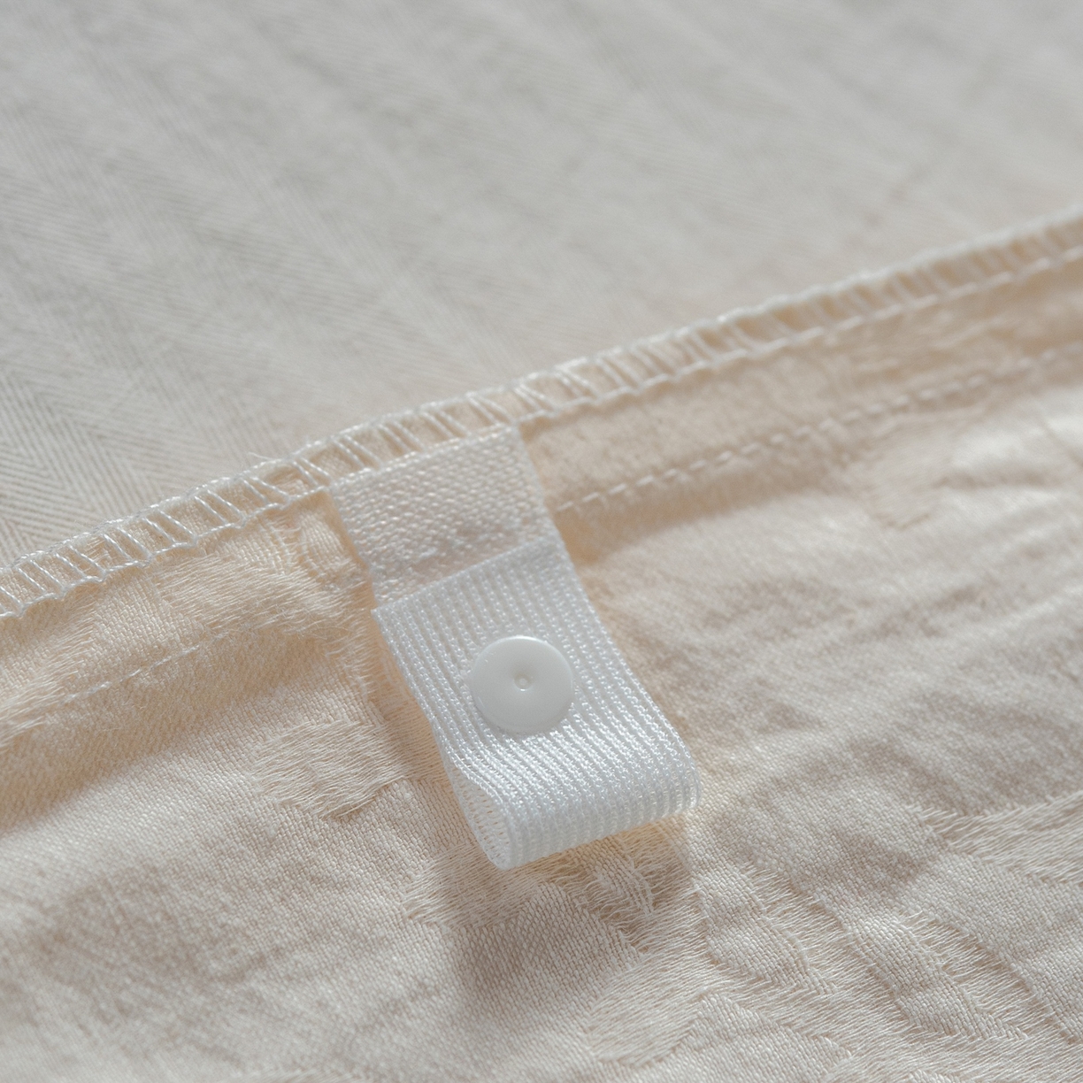 91家纺网 家纺一手货源 找家纺 8小时家纺 2026新款60支水洗浮雕立体提花四件套 浮生白