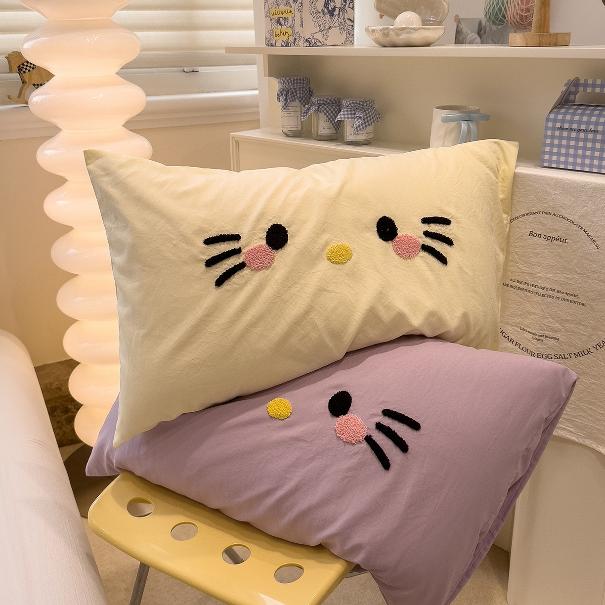 91家纺网 家纺一手货源 找家纺 曼谷纯色简约刺绣柔软磨毛水洗棉套件飘系列 字母纯奶茶