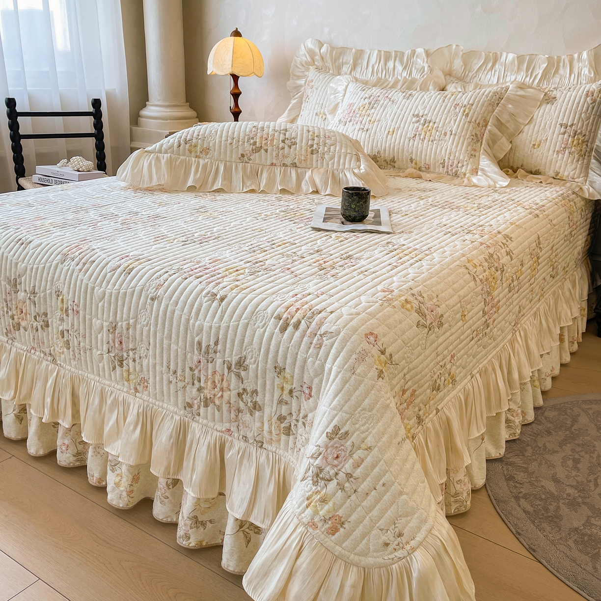 91家纺网 家纺一手货源 找家纺 （总）宜凡家纺 2026新款全棉印花公主风夹棉床盖三件套