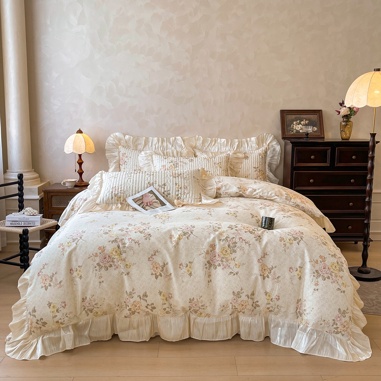 91家纺网 家纺一手货源 找家纺 宜凡家纺 2026新款全棉印花公主风夹棉床盖四件套 逐梦