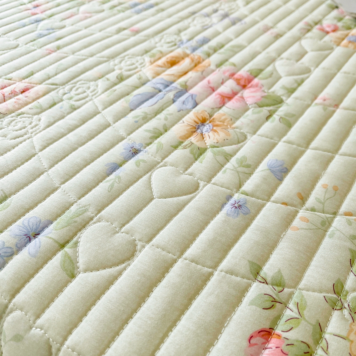 91家纺网 家纺一手货源 找家纺 宜凡家纺 2026新款全棉印花公主风夹棉床盖四件套 可颂