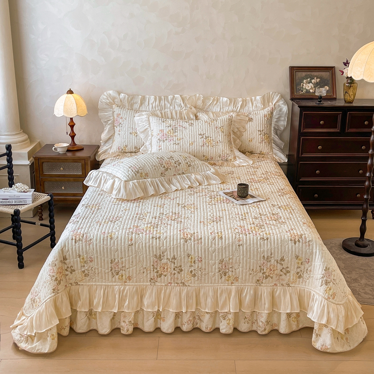 91家纺网 家纺一手货源 找家纺 宜凡家纺 2026新款全棉印花公主风夹棉床盖四件套 逐梦