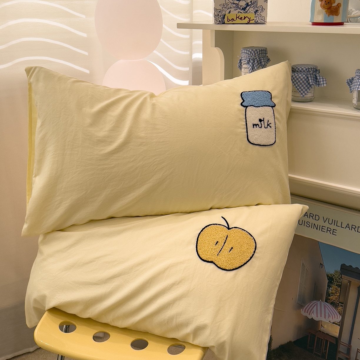 91家纺网 家纺一手货源 找家纺 曼谷家纺 新款 水洗棉毛巾绣枕套单只单品枕套单件 苹果牛奶-芝士