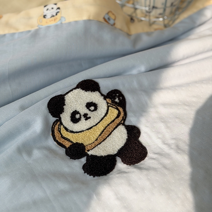91家纺网 家纺一手货源 找家纺 暖生活 2026新款A类全棉双层纱毛巾绣夏被 被子被芯 熊猫面包