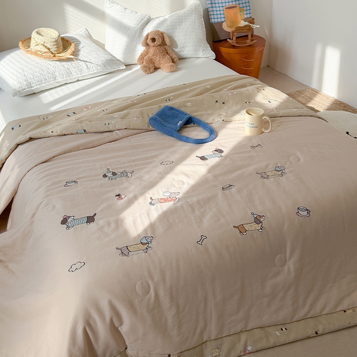 91家纺网 家纺一手货源 找家纺 暖生活 2026新款A类全棉双层纱毛巾绣夏被 被子被芯 滑板腊肠