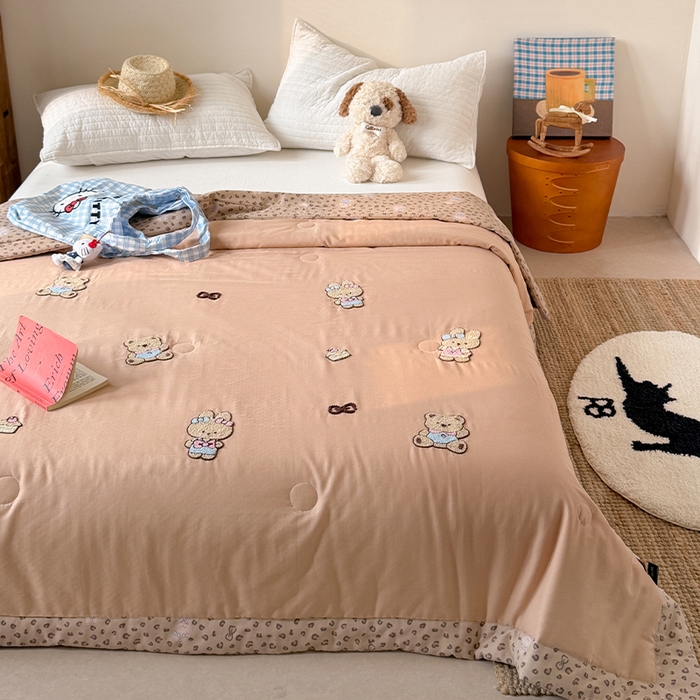 91家纺网 家纺一手货源 找家纺 暖生活 2026新款A类全棉双层纱毛巾绣夏被 被子被芯 布朗妮