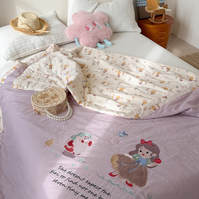 91家纺网 家纺一手货源 找家纺 暖生活 2026新款A类全棉双层纱毛巾绣夏被 被子被芯 童话公主