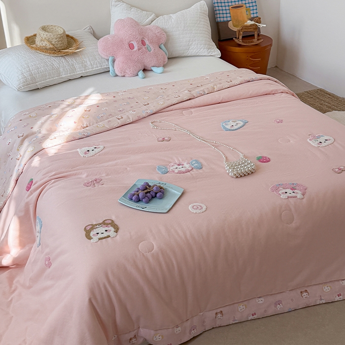 91家纺网 家纺一手货源 找家纺 暖生活 2026新款A类全棉双层纱毛巾绣夏被 被子被芯 粉红粉红