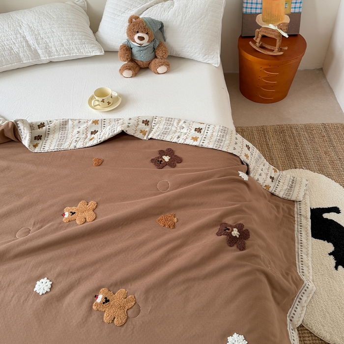 91家纺网 家纺一手货源 找家纺 暖生活 2026新款A类全棉双层纱毛巾绣夏被 被子被芯 小饼熊