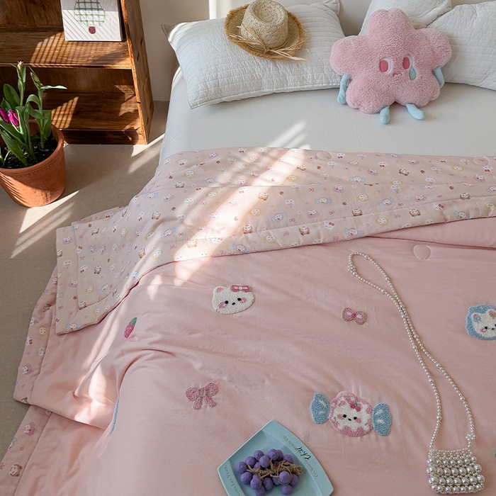 91家纺网 家纺一手货源 找家纺 暖生活 2026新款A类全棉双层纱毛巾绣夏被 被子被芯 粉红粉红