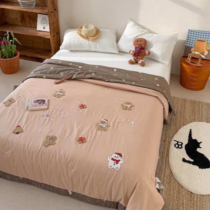 91家纺网 家纺一手货源 找家纺 暖生活 2026新款A类全棉双层纱毛巾绣夏被 被子被芯 圣诞小饼