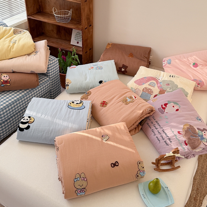 91家纺网 家纺一手货源 找家纺 暖生活 2026新款A类全棉双层纱毛巾绣夏被 被子被芯 组合