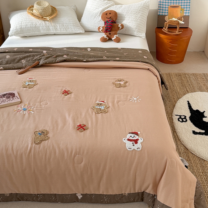 91家纺网 家纺一手货源 找家纺 暖生活 2026新款A类全棉双层纱毛巾绣夏被 被子被芯 圣诞小饼