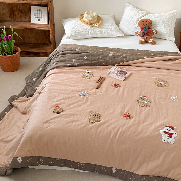 91家纺网 家纺一手货源 找家纺 暖生活 2026新款A类全棉双层纱毛巾绣夏被 被子被芯 圣诞小饼