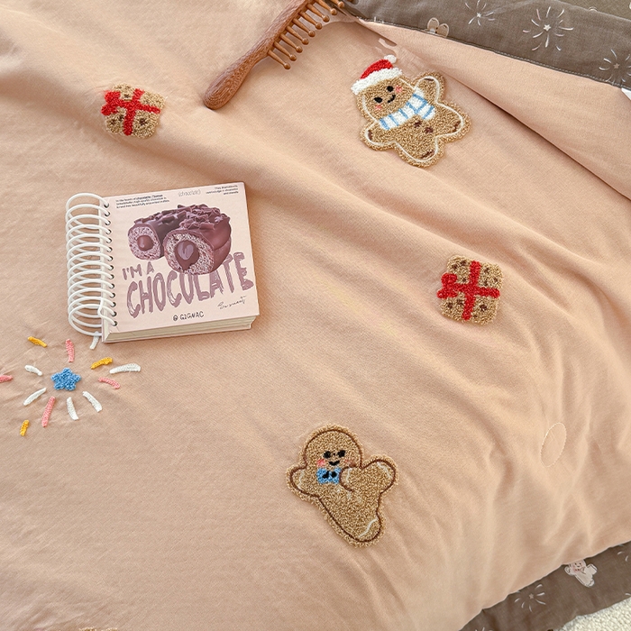 91家纺网 家纺一手货源 找家纺 暖生活 2026新款A类全棉双层纱毛巾绣夏被 被子被芯 圣诞小饼