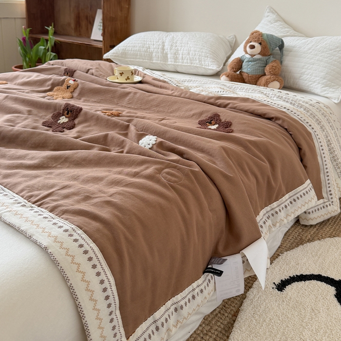 91家纺网 家纺一手货源 找家纺 暖生活 2026新款A类全棉双层纱毛巾绣夏被 被子被芯 小饼熊