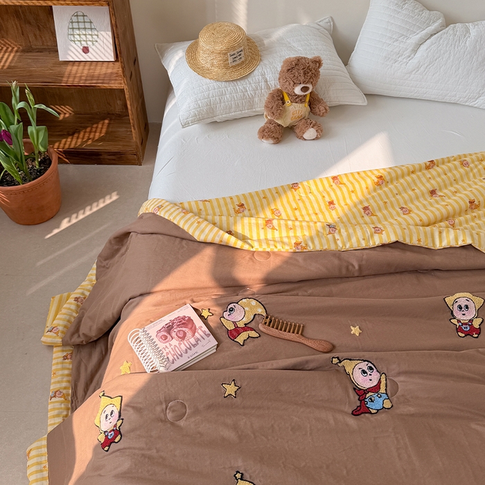 91家纺网 家纺一手货源 找家纺 暖生活 2026新款A类全棉双层纱毛巾绣夏被 被子被芯 小小星人