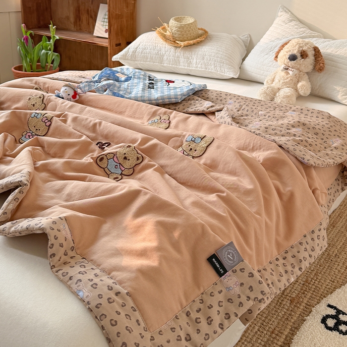 91家纺网 家纺一手货源 找家纺 暖生活 2026新款A类全棉双层纱毛巾绣夏被 被子被芯 布朗妮